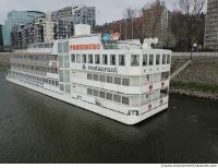 vehicle passenger ship 0024